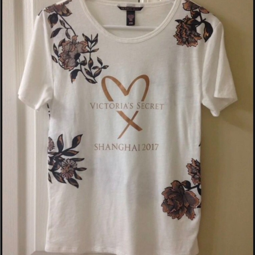 NWOT Victoria’s Secret White Tee